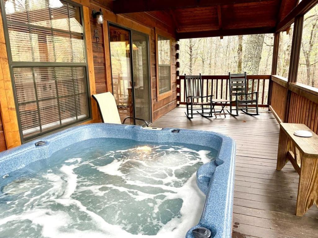 Crazy Bear - Motorcycle Friendly Home With Hot Tub And Grill Tellico Plains Extérieur photo